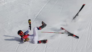 Падането на Нина: Американската скиорка изправи косите на феновете (ВИДЕО)