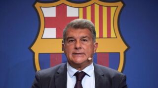 От Барселона подкупили шеф на съдиите с 1,4 млн. евро?