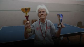 Шампионка на 77: Надка Денчева разбива в тениса на маса (ВИДЕО)