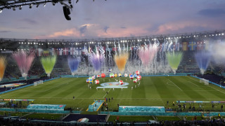 60 години страст: Андреа Бочели и феерия от цветове за старт на Евро 2020 (СНИМКИ)