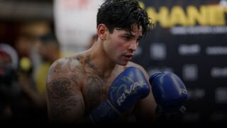 Нова глупост: Арестуваха боксьорът Гарсия гол и с каска