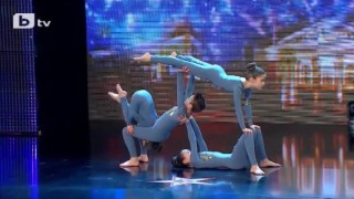 Малките акробати от Tapia Dance House