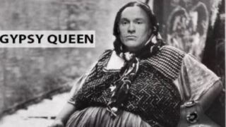 Ето я Циганската кралица: Жената на Усик пак се подиграва с Фюри