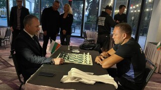 Епизод 11: На партия шах с българската общност