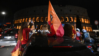 "Жълто-червен" Рим не спа след триумфа на "Рома" 