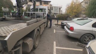 Снимка: Започна вдигането на старите коли в София