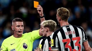 Революция във футбола: Съдиите вдигат оранжев картон
