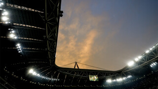 Криза е: В Италия намаляват използването на прожекторите на стадионите