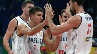 Сърбия ще играе за световната баскетболна титла (СНИМКИ)