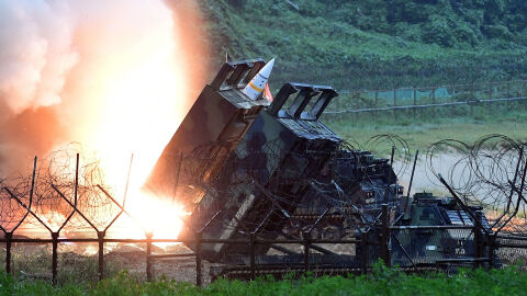 Снимка: След месеци опъване, САЩ тайно изпратиха далекобойни ракети на Украйна