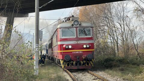 Снимка: Пожар в бързия влак Бургас - София