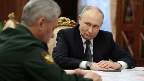 Снимка: Владимир Путин смени Сергей Шойгу с цивилен икономист