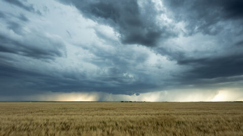 Снимка: Нови бури и интензивни валежи и днес