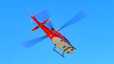 Снимка: Медицинският хеликоптер полетя на втора спасителна мисия (СНИМКИ)