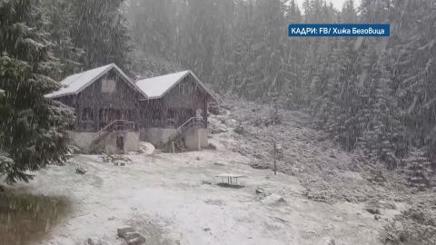 Снимка: Сняг заваля в Пирин, градушка удари Родопите