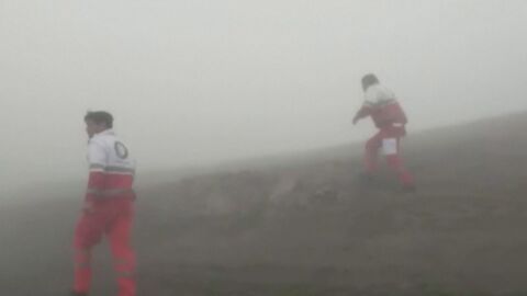 Снимка: Инцидентът с иранския президент: Гъста мъгла пречи спасителите да стигнат до хеликоптера (ВИДЕО)