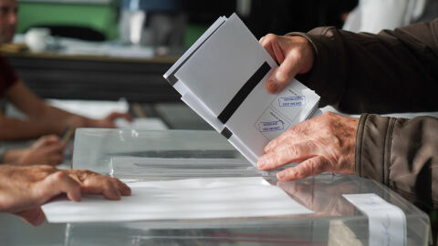 Снимка: Защо в избирателните списъци хората са повече от тези, които преброи НСИ?