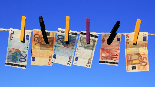 ЕС въвежда забрана на големи плащания в брой