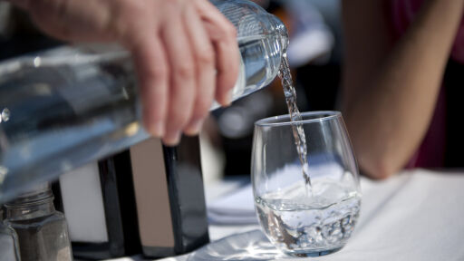 Ще се предлага ли безплатна чешмяна вода в заведенията в София?