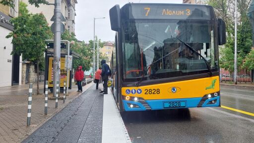 Платформа за слизане от автобуси и по-малко паркоместа: Какво ще видите, когато се върнете в София? 
