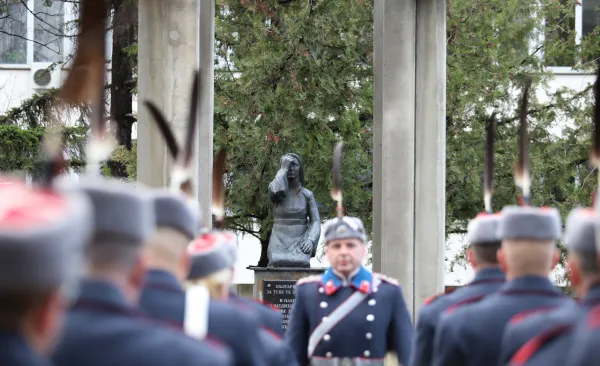 ВМА празнува 133 г.: Димитър Главчев обеща на лекарите медицински робот