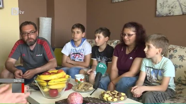 Снимка: Как се промени животът на семейство Делирадеви след ремонта на жилището им от "Бригада...