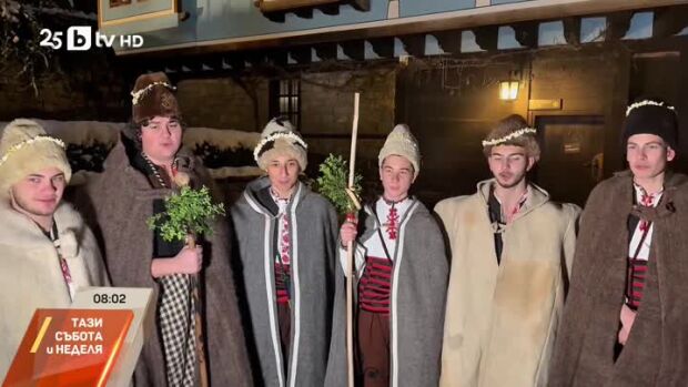 Снимка: Нощно коледуване в музей "Етър" в Габрово