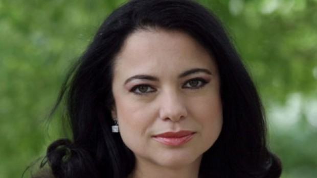 Снимка: Теодора Енчева с награда за филма "Българин от Ресен"