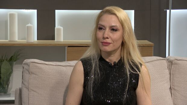 Снимка: Деси Бакърджиева за силата да продължи напред след загубата на бащата на детето...