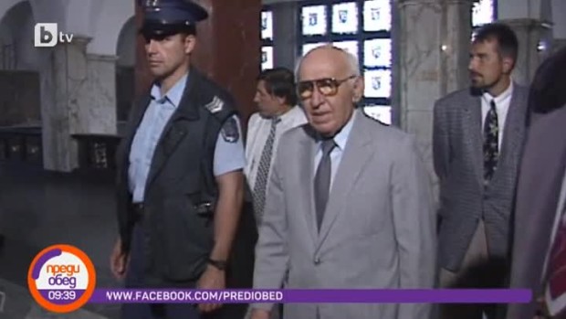 Снимка: Днес всички говорят за... раждането на демокрацията