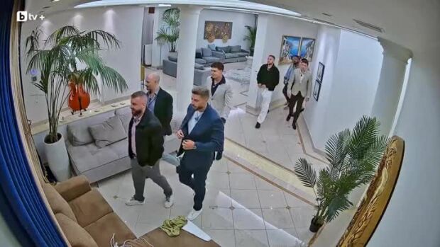 Снимка: Габриела усеща интерес от срана на Валентин