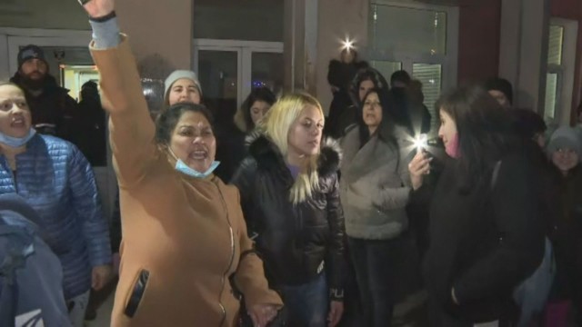 Стотици протестираха във Враца след смъртта на жена в спешното