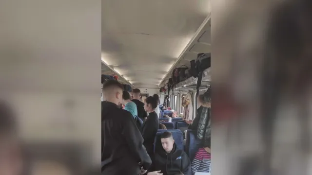 По зрителски сигнал: Правостоящи пътници в бързия влак Варна-София (СНИМКИ)  - bTV Новините