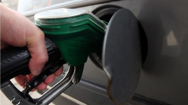 Понижението на цените на горивата е все по възможно И служебното