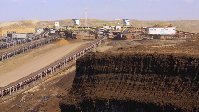 Инцидент в рудник в Мини Марица изток между служители и локомотив