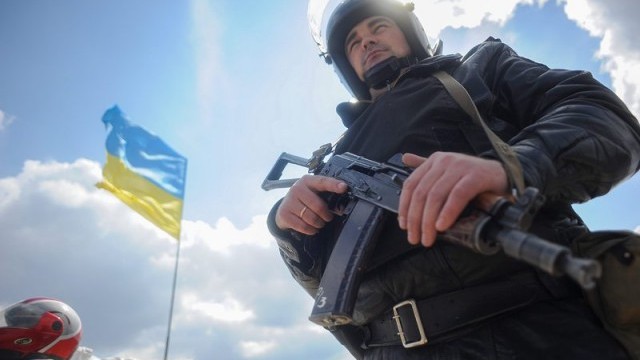 Украинският президент Володимир Зеленски подписа закона за удължаване на военното
