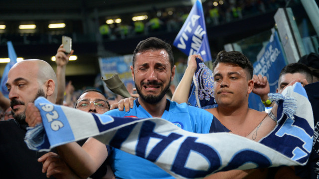 Като шампиони: Хиляди посрещнаха "Наполи" след победата над "Юве" (ВИДЕО)
