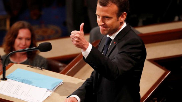 Френският президент Еманюел Макрон подписа промените в пенсионната реформа с