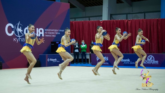 Ансамбъл-девойки с бронз в многобоя от турнира за Купа "София" 