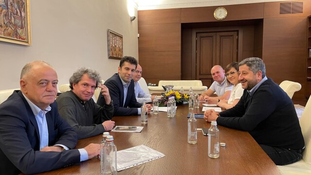 Извънреден съвет на коалицията: Обсъждат се помощта за Украйна и избора за БНБ