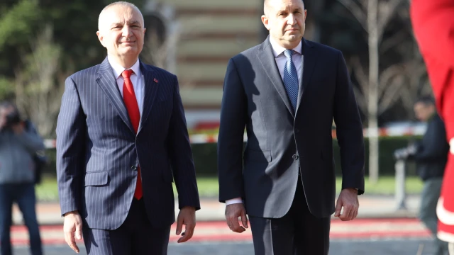 Президентът Румен Радев разговаря „на четири очи“ с албанския си