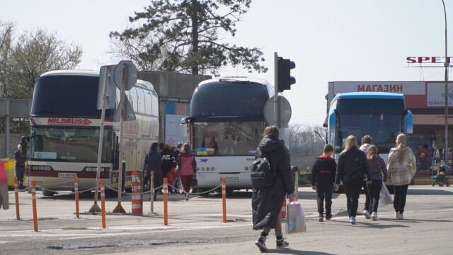 Регистрацията за временен статут на украинските бежанци е спряна съобщи