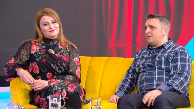 Двама актьори се опитват да разкажат комедийна история за липсващите