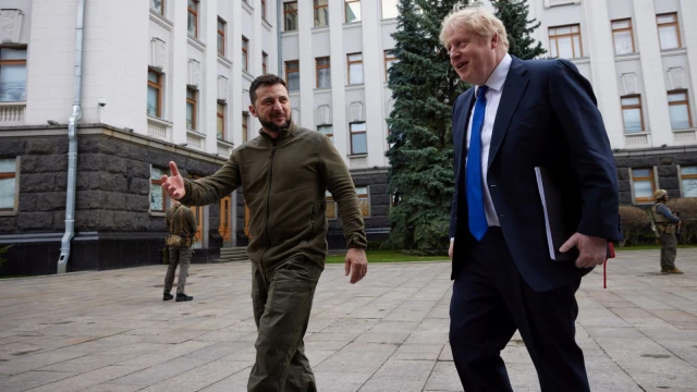 Британският премиер Борис Джонсън, който направи изненадваща визита в Украйна,