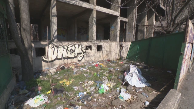 Години наред изоставен строеж притеснява столичани Жителите на улица Враня