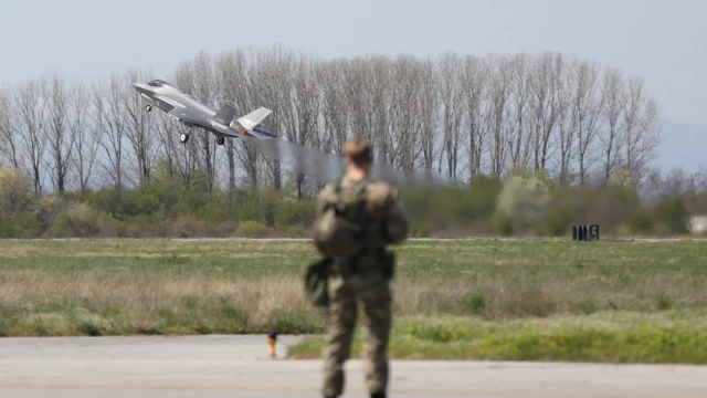Българските и Нидерландските ВВС демонстрираха изпълнение на задачи по усилена