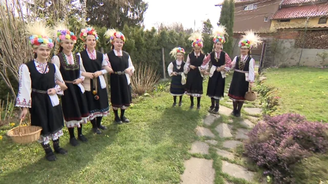 Според българската народна традиция Лазаровден или Лазарица е денят, в