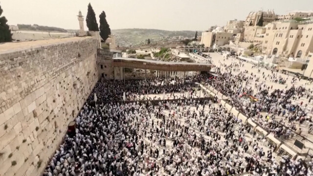 Стотици вярващи евреи се събраха на специална Пасхална литургия в