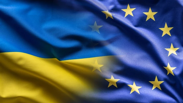 Украинският президент Володимир Зеленски официално предаде на представител на ЕС