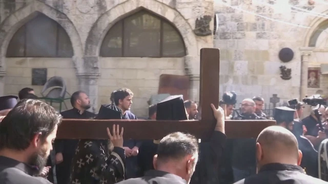 В Йерусалим на Разпети петък православните християни преминаха по кръстния
